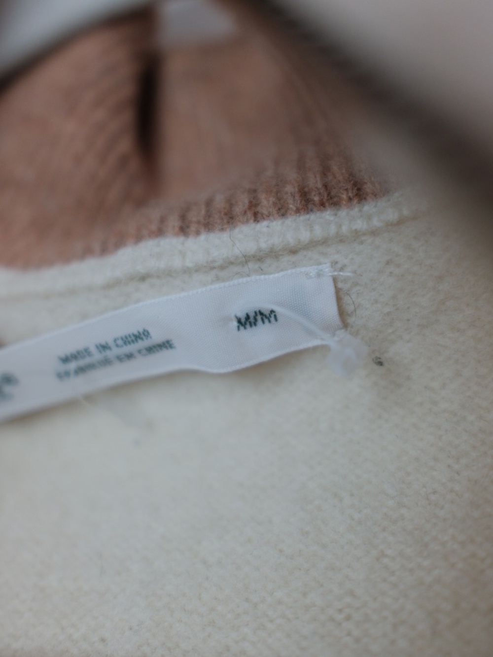 Woolrich Women’s Full Zip Holiday Beige Lambs Wool Cardigan Sweater Vest Medium - Picture 3 of 4
